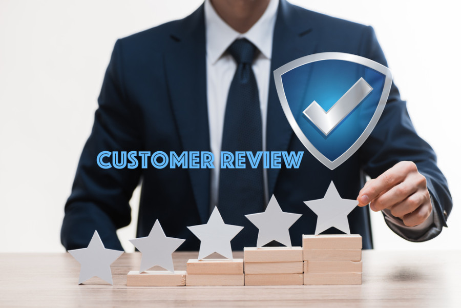 Wie erkennt man gefälschte Kundenbewertungen von echten Bewertungen?